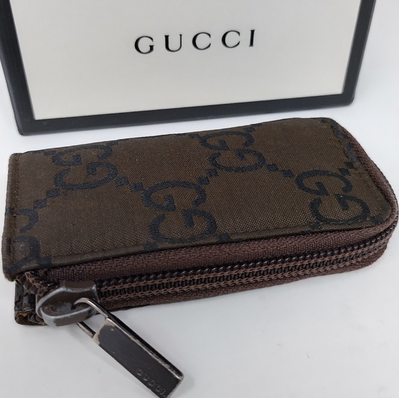 Gucci GG Canvas Zip Around Key Holder - Picture 3 of 12
